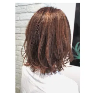 ミディアム 山本 茉希のヘアスタイル