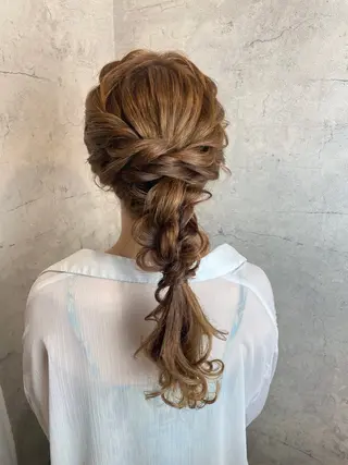 ヘアアレンジ 楢本 彩耶のネイルデザイン