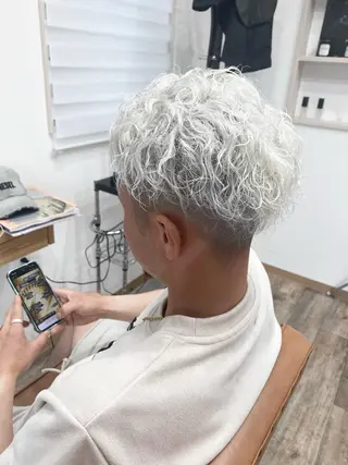 ショート カラー パーマ メンズ miel hair 新宿店 【ミエル ヘアー】所属・新宿西口から徒歩5分 石橋卓典のヘアスタイル