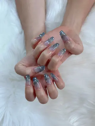 ネイル RÊVIA所属・RÊVIA (レヴィア)のネイルデザイン