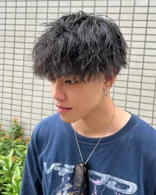 メンズ ボブ・レイヤー・縮毛 くびれボブ・内藤康太のヘアスタイル