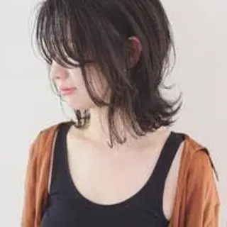 ミディアム Attrait .のヘアスタイル