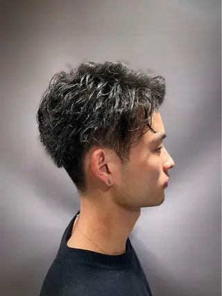 ミディアム パーマ メンズ特化美容師 井上大輔のヘアスタイル