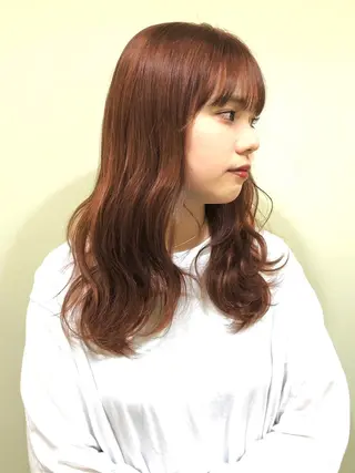 セミロング カラー ANNA /艶髪/ハイトーンのヘアスタイル