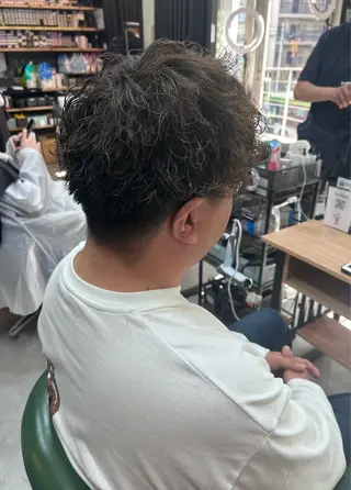 パーマ メンズ ハイトーン×艶カラー 🤍MIZUKIのヘアスタイル