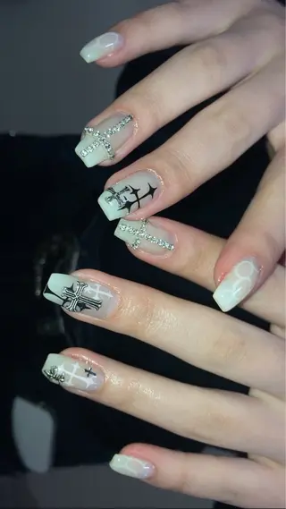 ネイル kana/モード ・グランジ⛓🎼のネイルデザイン