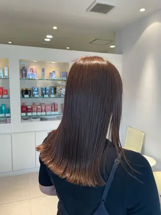 セミロング レナークアリア 梅津美憂のヘアスタイル