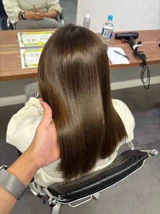 セミロング カラーモデル募集🔥 西梅田/六角一咲のヘアスタイル