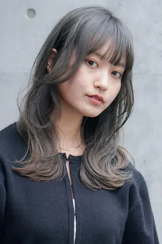 ミディアム パーマ カラー ブリーチなし透明感 カラー✨横山 佳希のヘアスタイル