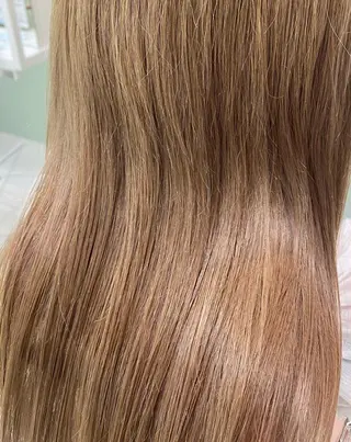 ミディアム 長井 麻帆のヘアスタイル