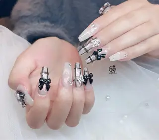 ロング ZIN RUBYNAILのネイルデザイン