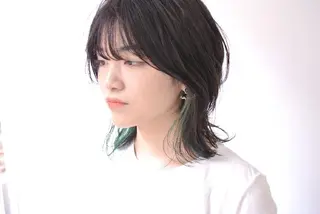 ミディアム カラー 樋口 千尋のヘアスタイル