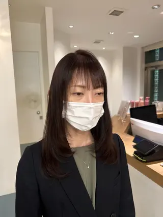 セミロング カラー 安丸 結夏のヘアスタイル