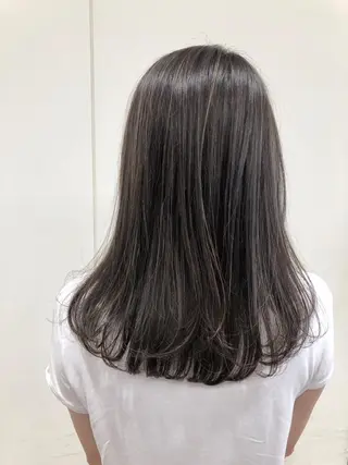 セミロング カラー ケアブリーチ 坪井佑樹のヘアスタイル