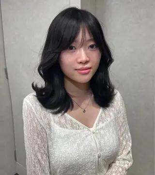 ミディアム カラー VIEW YOKOHAMA所属・透明感カラー ／kana‎🤍のヘアスタイル