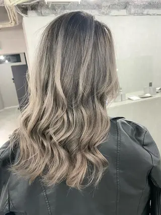 セミロング Aika 🖤のヘアスタイル