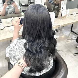 セミロング ピンク・ラベンダー 艶カラー🍁かえでのヘアスタイル