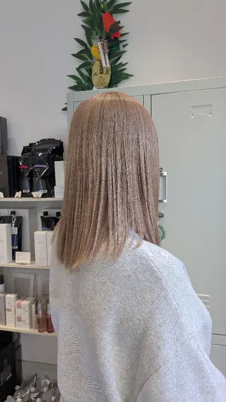 セミロング 成瀬 サエのヘアスタイル