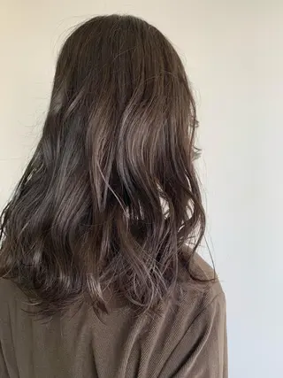 カラー nuu所属・💜ショート💜 ウルフ、ボブ二色亜美のヘアスタイル