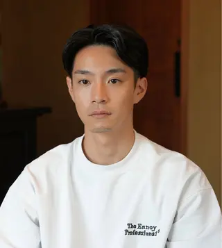 ショート メンズ サト エリのヘアスタイル