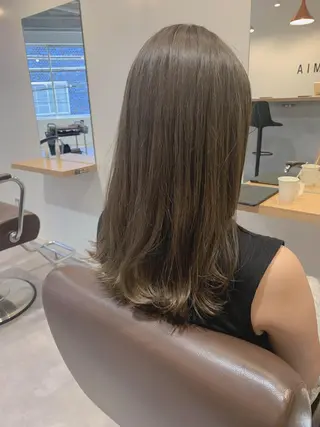 セミロング MIA 菅原のヘアスタイル