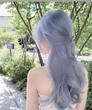 セミロング ＡＯ所属・艶々ペールハイトーン 🫧🦋/YUINAのヘアスタイル