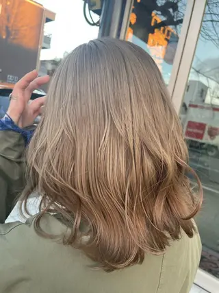 カラー オノ アカネのヘアスタイル