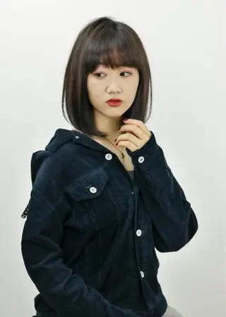 ミディアム カラー 森 海のヘアスタイル