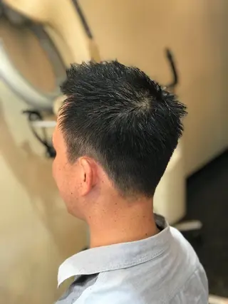 ショート 岡部 迅のヘアスタイル