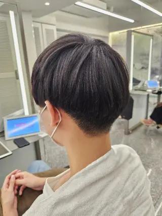 ショート パーマ メンズ あいだ 透明感カラー🐼のヘアスタイル