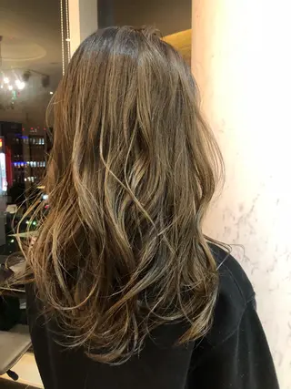 セミロング カラー ヘアアレンジ 小田 莉加子のヘアスタイル