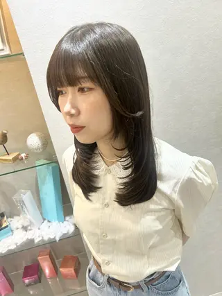 セミロング ゆうな/艶髪/ 透明感カラーのヘアスタイル