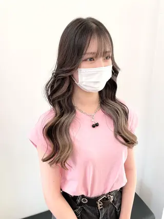 ロング カラー ダメージレスブリーチ HIROSHIのヘアスタイル
