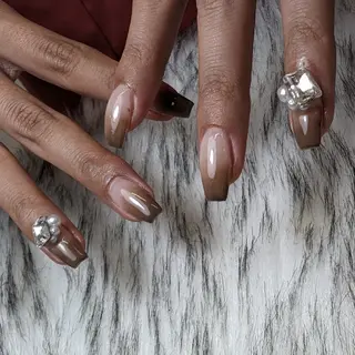 ネイル RUNWAY 　　の眉毛・アイブロウイメージ