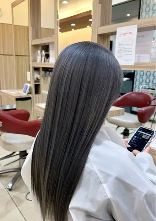 ロング カラー プログレス小平小川所属・フェザー/波巻き 雫石大夢のヘアスタイル