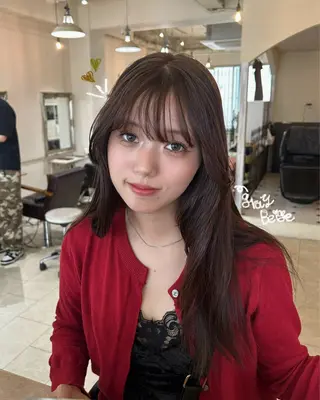 ロング Maho/海外 レイヤー/ハイトーンのヘアスタイル