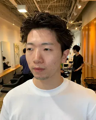 ショート パーマ メンズ グランジヘア 無造作ヘアHYUGAのヘアスタイル