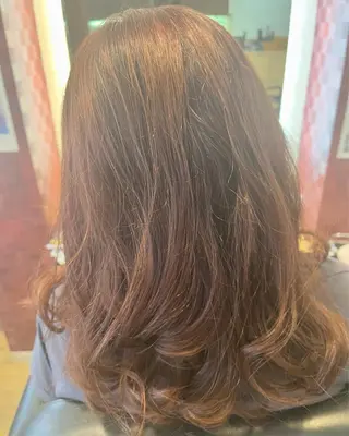 セミロング カラー エル美容室所属・織田 英之のヘアスタイル