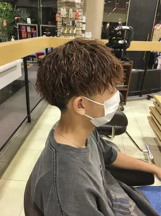 ショート パーマ メンズ ウルフ/センタ- パート【ナナミ】のヘアスタイル