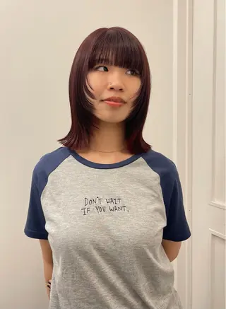 ミディアム カラー riko/yew /顔まわりカットのヘアスタイル