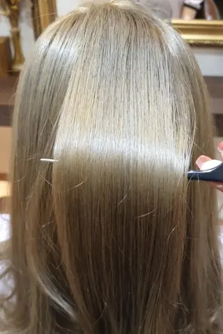 ミディアム ダメージレス縮毛矯正 髪質改善【美冴】のヘアスタイル