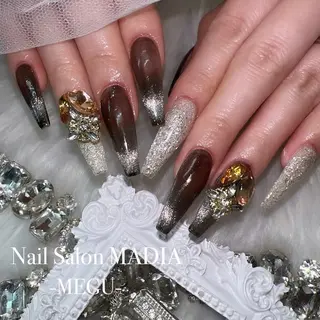 ネイル MADIA藤沢所属・MADIA MEGUのネイルデザイン