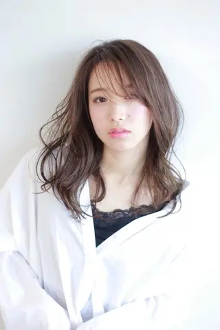 セミロング ハイトーン/レイヤー /ケアブリーチ石川治のヘアスタイル