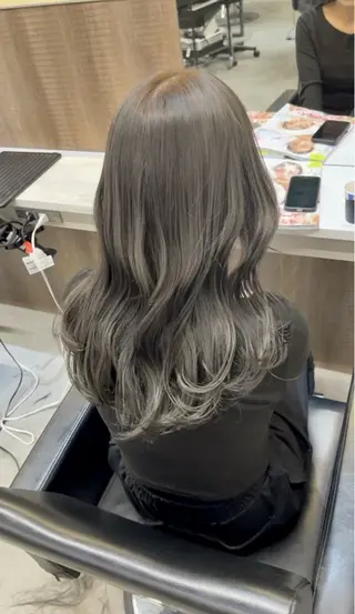 セミロング カラー 韓国ヘア🇰🇷 YUKINAのヘアスタイル