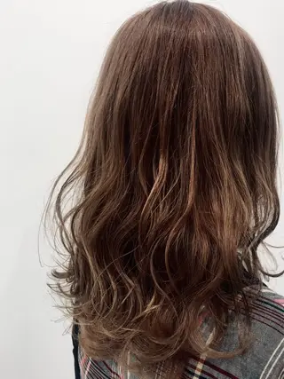 ロング Repos by moi所属・RINA/特殊ヘア/ 高発色ワンカラーのヘアスタイル