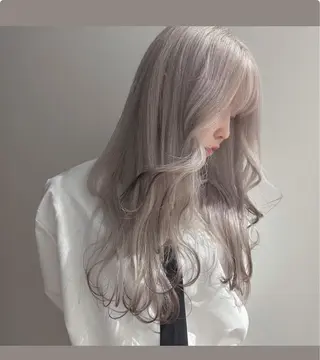 セミロング AO所属・艶々ペールハイトーン 🫧🦋/YUINAのヘアスタイル