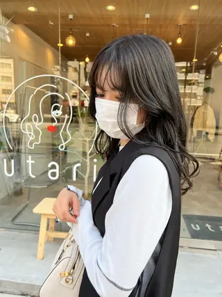 カラー 寺地 和奏のヘアスタイル