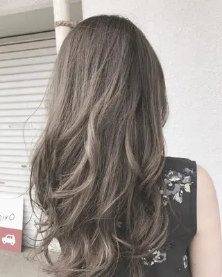 セミロング カラー レイヤーカット匠 イソザキノリユキのヘアスタイル