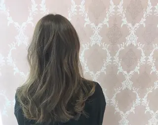 ロング graxi'    グラシー所属・ブリーチ/ハイトーン SERINAのヘアスタイル