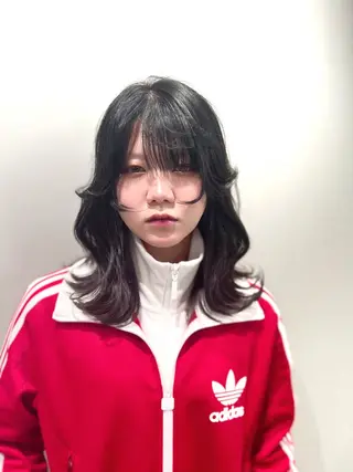 ミディアム カラー MINX 岩下愛翔のヘアスタイル